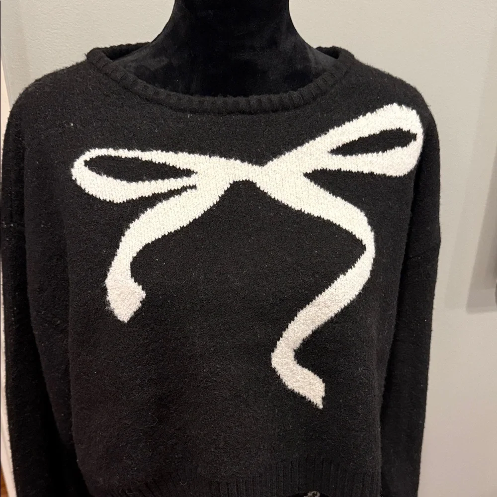 Wild Fable black sweater and shorts set - Picture 2 of 5